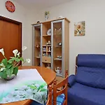 With Parking Space Selce, Crikvenica - 24450 Apartmán *