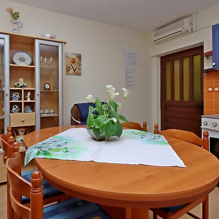 Appartement With Parking Space Selce, Crikvenica - 24450 *